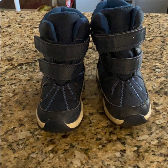 Carters sz 9 booth boots - Picture 2 of 2